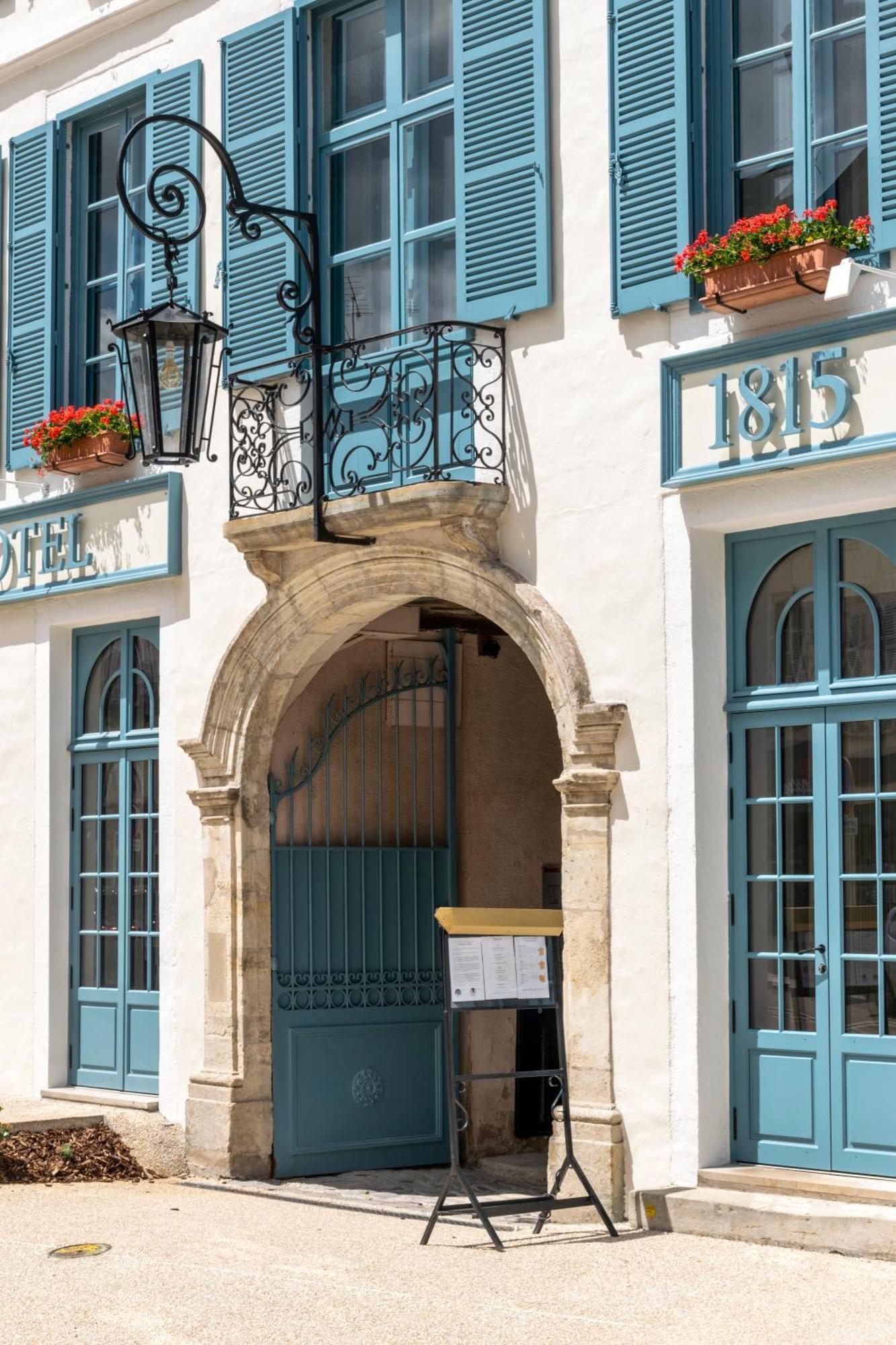 Hotel De La Poste Avallon Eksteriør billede